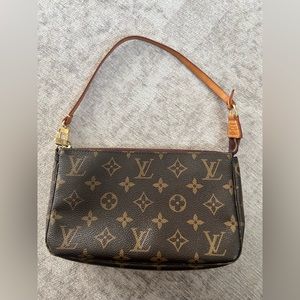 Louis Vuitton Pochette Accessoires Monogram NM